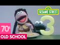 Sesame Street Cookie Monster Eats Galletitas