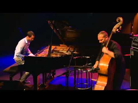 Avishai Cohen - 'Samuel' live (Jazz Sous les Pommiers, 2013)