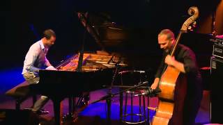 Avishai Cohen - 'Samuel' live (Jazz Sous les Pommiers, 2013)
