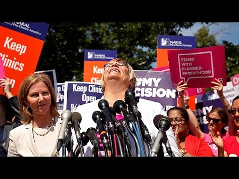 المحكمة العليا الأمريكية تؤكد حق النساء في الإجهاض