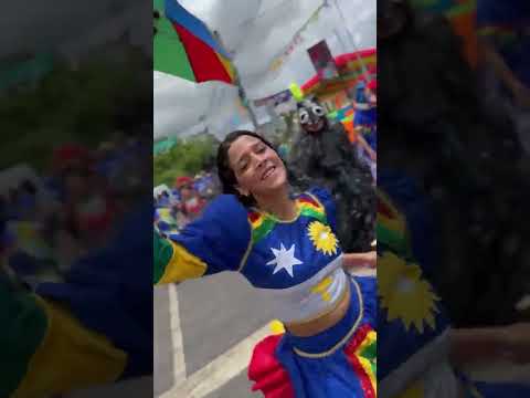 A La Ursa no Cortejo do 12º Encontro de Burrinhas, caboclinhos,Catirinas e Maracatus de Pernambuco