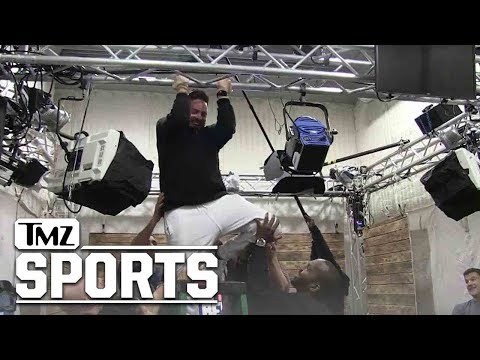 TMZ Sports Hosts Lose The 1 Pull Up Challenge | TMZ Sports