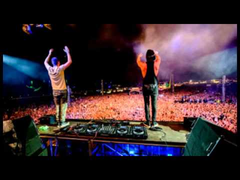 Tujamo vs LMFAO vs ID - Darth Theme vs Champagner Showers vs ID (DVLM Vs Tomii Mashup)