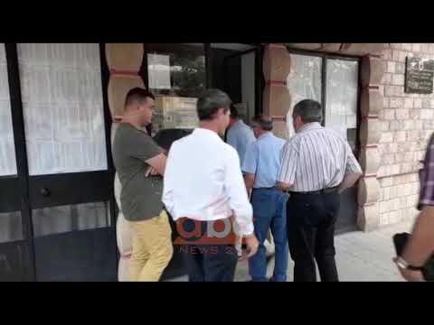 Librazhd, fillon procesi i votimit | ABC News Albania
