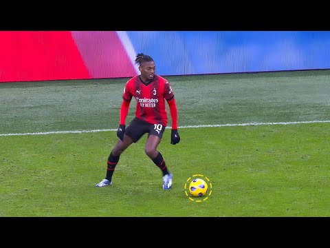 Rafael Leão Making Defenders Look Stupid