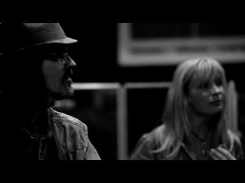 Over The Rhine - "Earthbound Love Song" (eTown webisode #432)