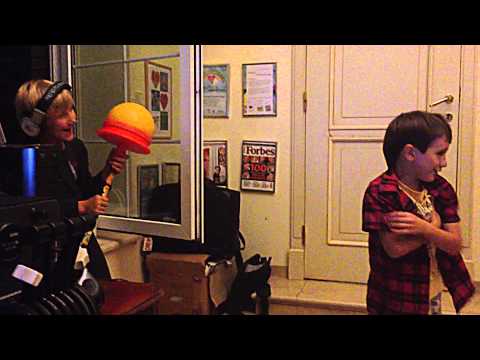 Piosenka Jak Pocałunek - Eti, Vivi, Maks