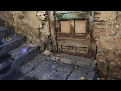 Fake hotel in NAPLES - BE CAREFUL - LOTS OF SCAMS