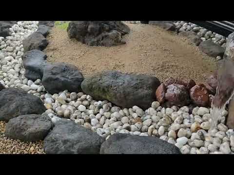 11月：京都の銘石-鞍馬石のアート / 太田庭石展示場の坪庭