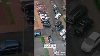 車でダンスできないか考えてるパフォーマー [運転下手TikTok]