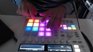 Huxley ft. S-Man - Callin / Live on Maschine MK2 [Preview]