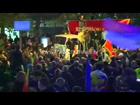 Mali i Zi, të shtëna dhe gaz lotësjellës në Podgoricë - Top Channel Albania - News