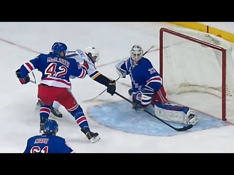 Tarasenko uses one hand to score incredible goal