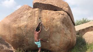 Video thumbnail of Classic Dyno, 6B. Hampi