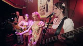 The Beez (from Berlin!) showreel from Bassy Cowboy Club.mp4