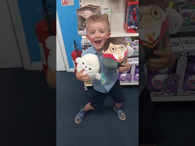 Vídeo relacionado con Squishmallows SQWB00098 - Peluche Oficial de Harry Potter, 25 cm, Peluche Supersuave