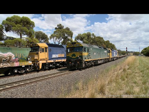 7902V Mildura Container Train Crosses 3CM6 Grain Train At Anakie Loop (9/2/2022) - PoathTV Railways