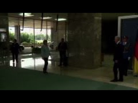 Merkel meets Serbian president Nikolic