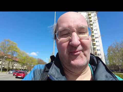 MongoTV_8831 - MIN GÅTUR - Del 2 - Henter Pakke Med Tegneserier og Cykler til LIDL