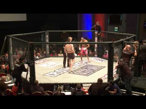 UCMMA 39 Arunas Slich v Umer Kayani