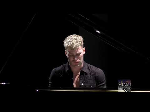 MICAH McLAURIN PLAYS S RACHMANINOFF MOMENTS MUSICAUX: No  4