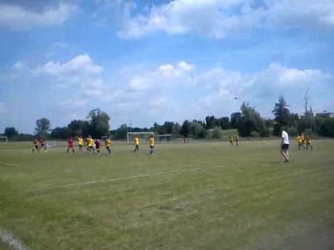 Mecz trampkarzy: GARBARNIA KURÓW - Orły Kazimierz Dolny (gol Garbarni na 1:2)