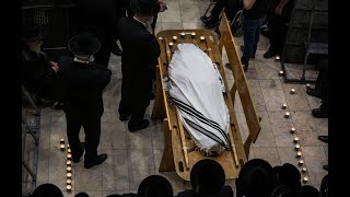 הקראת צוואת האדמו''ר מקאליב זצוק''ל לפני מסע הלוויה