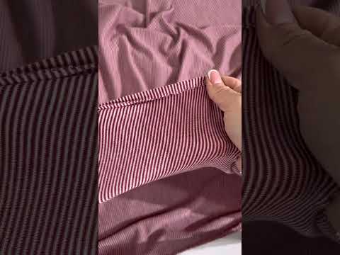 Merino wool knitwear with red stripes internetu