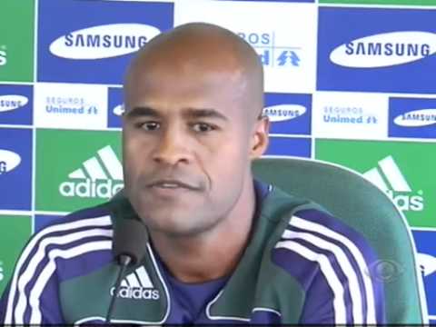 Dedo duro deixa clima tenso no Palmeiras