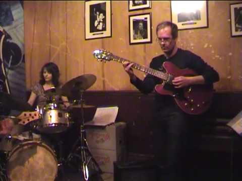 Ash (Grove Inn Jazz Club 26-04-2009)
