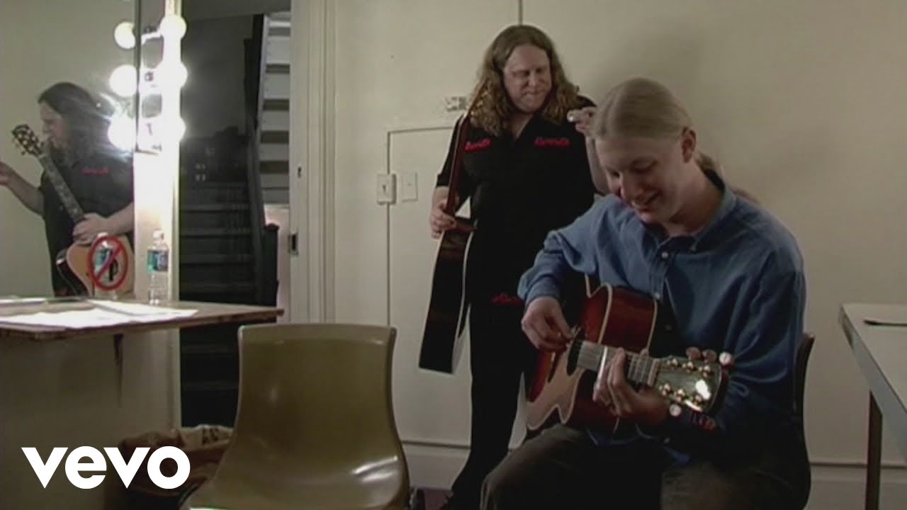 OLD FRIEND (Live at Beacon Theatre, March 2003) - YouTube