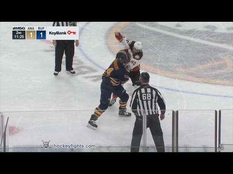 Jared Boll vs Nicolas Deslauriers