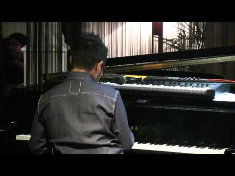 Matthew Sayersz - Superstar @ Mostly Jazz 12/05/12 [HD]