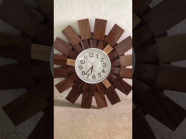 Vídeo relacionado con Generico Reloj de pared artesanal de madera de nogal, tema El Señor de los Anillos, personajes números, gadget El señor de los anillos, fabricado en Italia