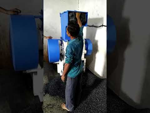 Lumps Grinding Machine