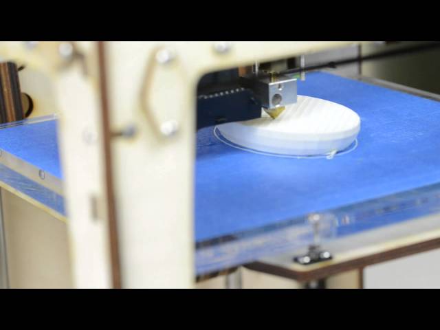 Video Teaser für iGo3D - Ultimaker Original 3D Drucker druckt in hoher Auflösung im iGo3D Store Oldenburg