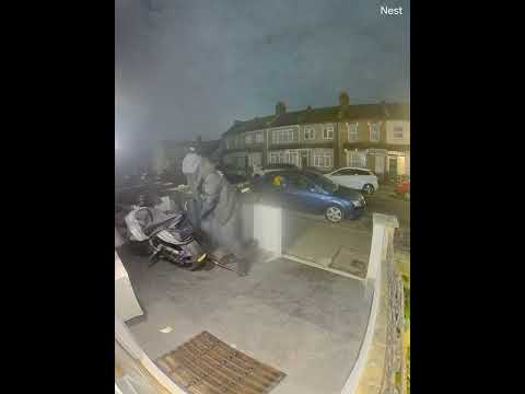 Attempted Bolt Cropper Bike Theft in Croydon - LITELOK X3 defeats Bike Thieves