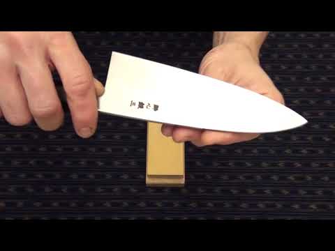Sharpening a single bevel knife: basic movement