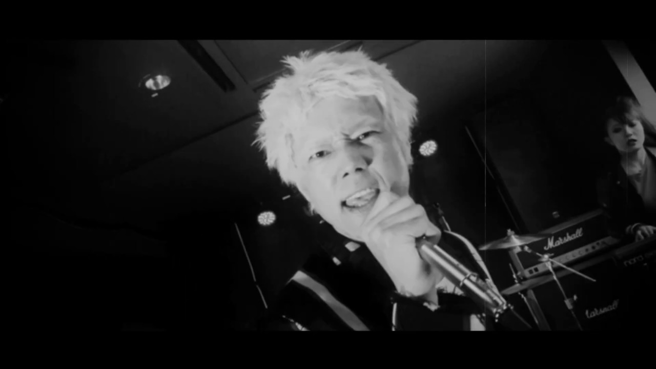 VIBRATE TWO FINGERS – LEATHER GIRL