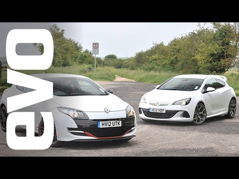 Vauxhall Astra VXR vs Renault Megane 265 Cup Drag Race