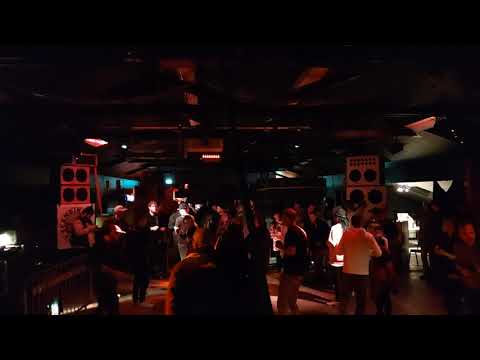 Deng Deng HiFi (Malmö) warming up the session 🔊🔊