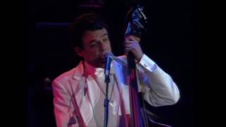 José José Popurrí:  Un Poco Mas y Barrio Pobre En Vivo 1993