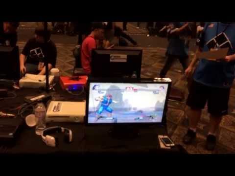 USF4 @ Evo 2014 - FRQ Filipinoman (Rose) vs Twitch|Kojikog (T.Hawk)
