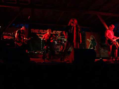 THE RUMBLE OF SKULLS - THE RUMBLE OF SKULLS: Cesta a pády