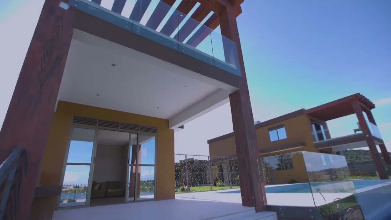 The Courtyard House 1