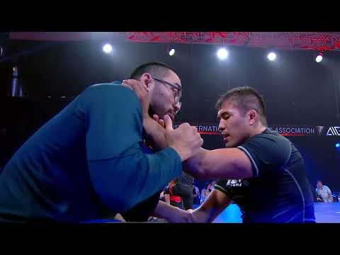 76kg Nurbek Talbudin vs Murtazali Magomedov