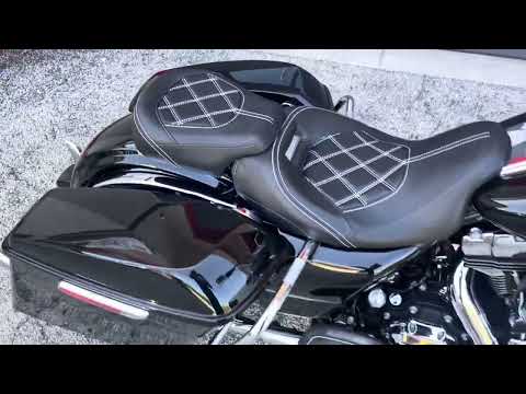 2009 Harley Davidson Road King Classic cholo style with fast air ride and center stand.
