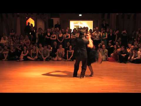  Fernando Sanchez  and  Ariadna Naveira  are  dancing  to  the  milonga  "  La endiablada  "  by  Juan D'Arienzo  in  2013