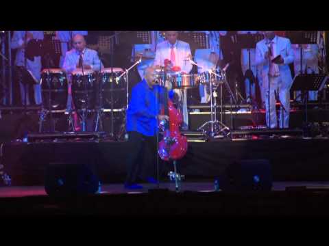 Mi Bajo y yo-Oscar D' Leon Salsa Giants