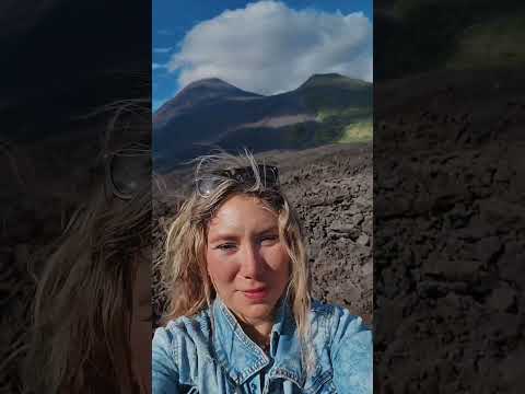 Volcán  Pacaya 🌋 en  San Vicente Pacaya, Guatemala  un volcán que esta activo.